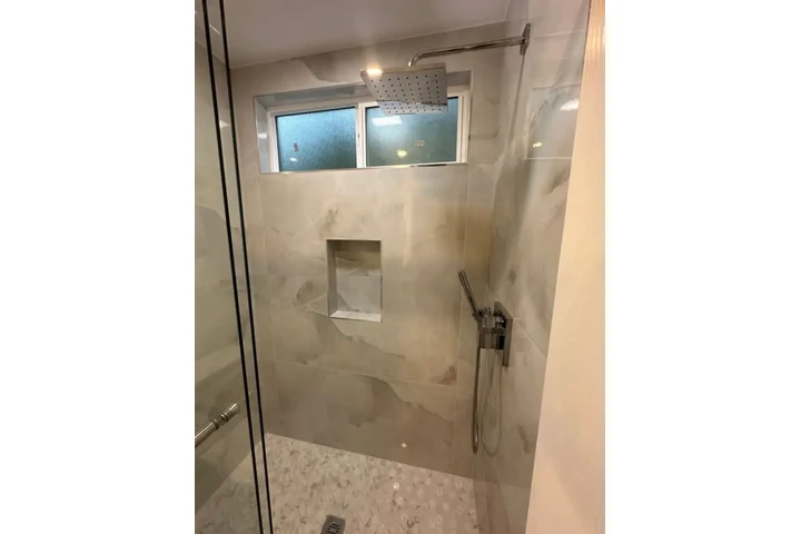 $2300 : 3bed in korean area image 9