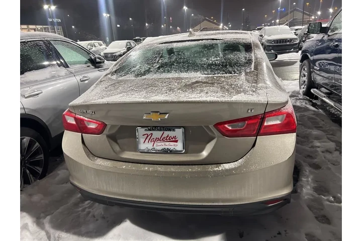 $15000 : Chevrolet Malibu 2023 LT 4dr image 5