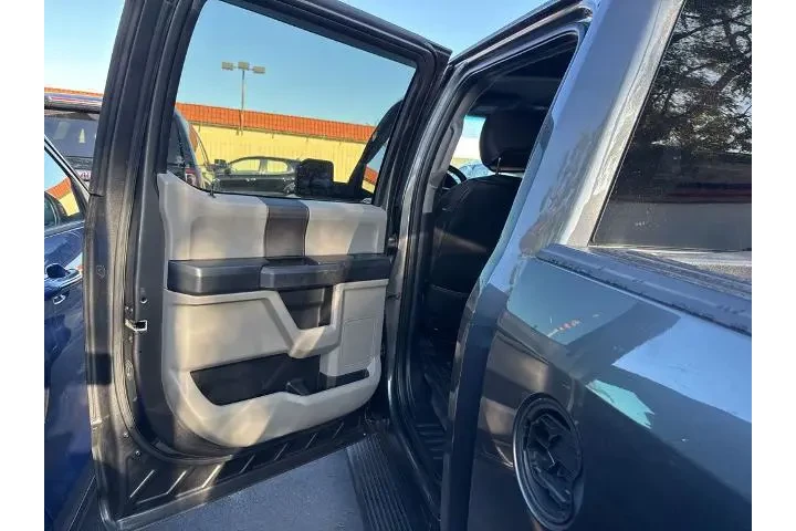 $16819 : Ford F-150 2018 4x2 XL 4dr S image 10