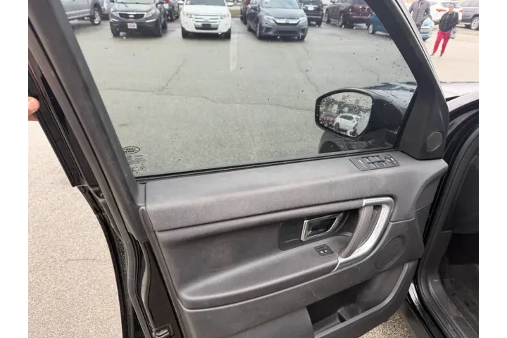 $14850 : 2019 Land Rover Discovery Spo image 10