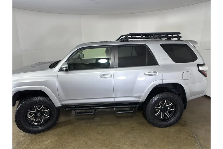 $38492 : 2021 4Runner TRD Off-Road Pre image 8