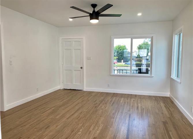 $1900 : La casa asequible en Norwalk image 1