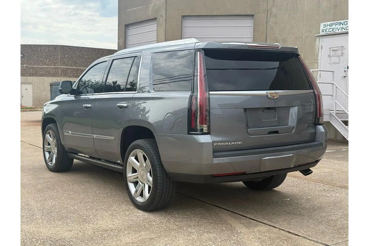$33996 : 2019 Escalade Premium Luxury image 2