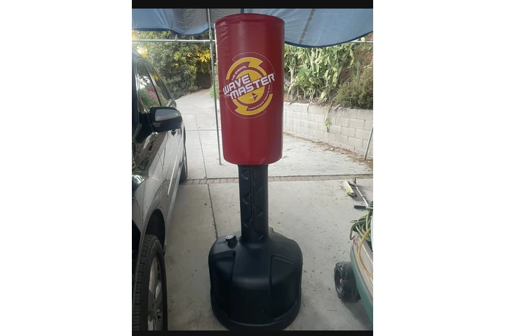 $70 : PUCHING BAG/BOLSA PARA GOLPEAR image 3