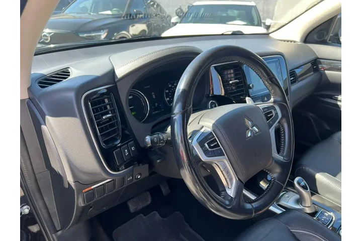 $17500 : 2018 Outlander PHEV SEL S-AWC image 10