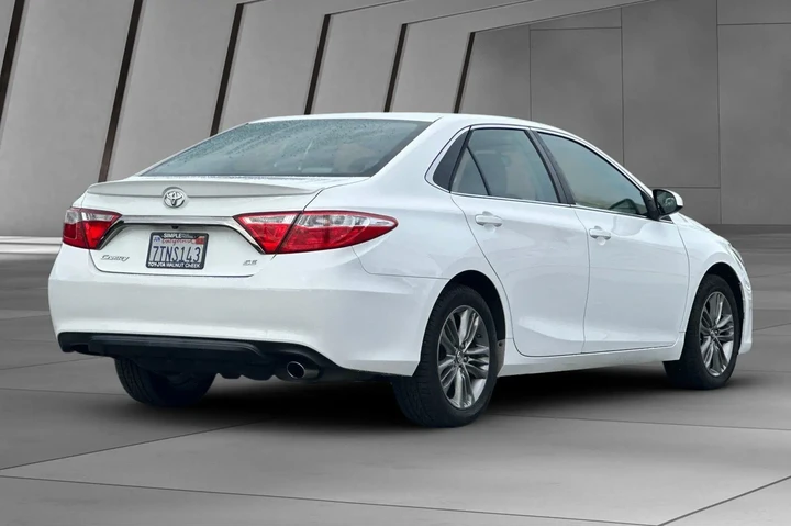 $17000 : Toyota Camry 2016 SE 4dr Sed image 4