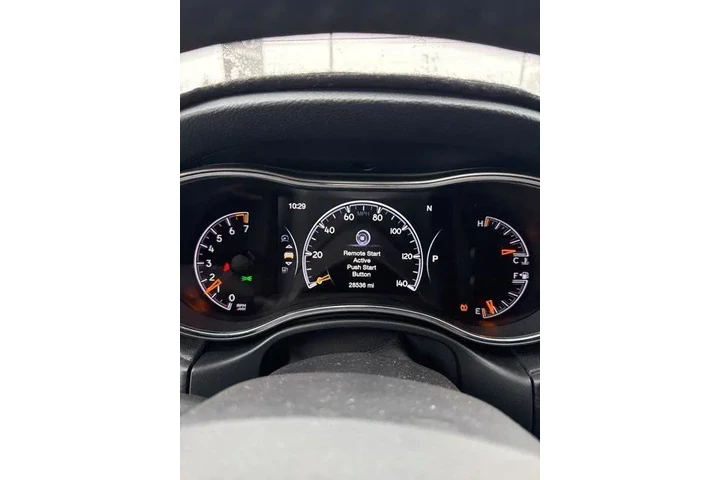 $27990 : Jeep Grand Cherokee 2021 4x4 image 2