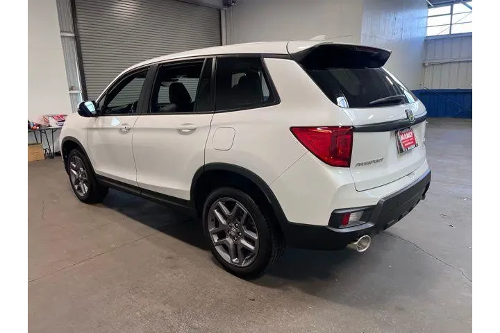 $31938 : Honda Passport 2023 AWD EX-L image 5