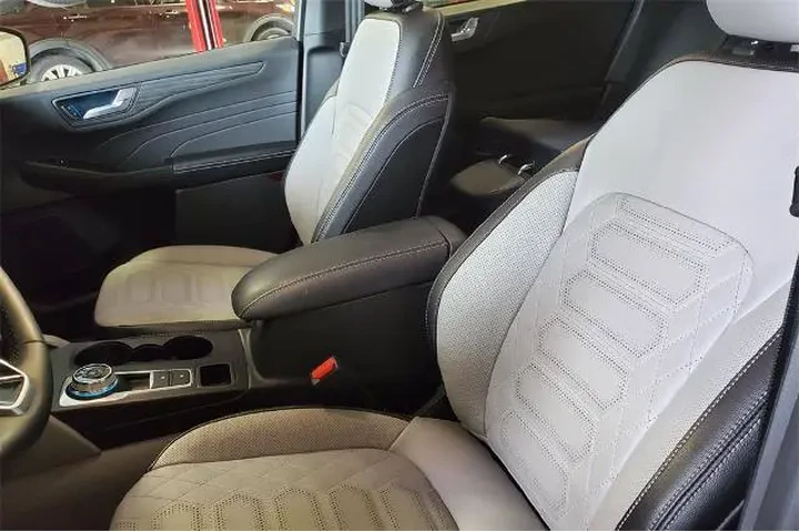 $28995 : Ford Escape 2024 AWD Platinu image 10