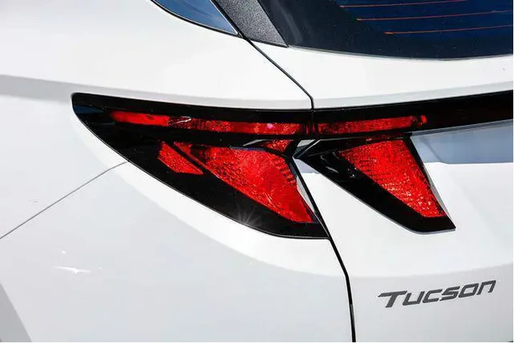 $26083 : Hyundai TUCSON 2025 SE 4dr S image 5