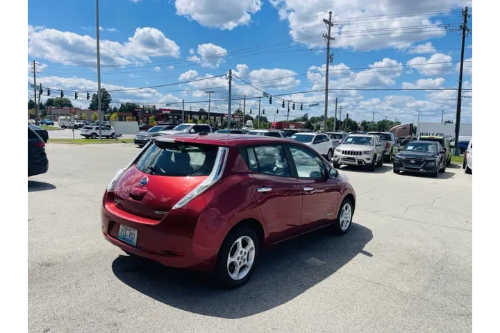 $3999 : 2013 LEAF SV image 9