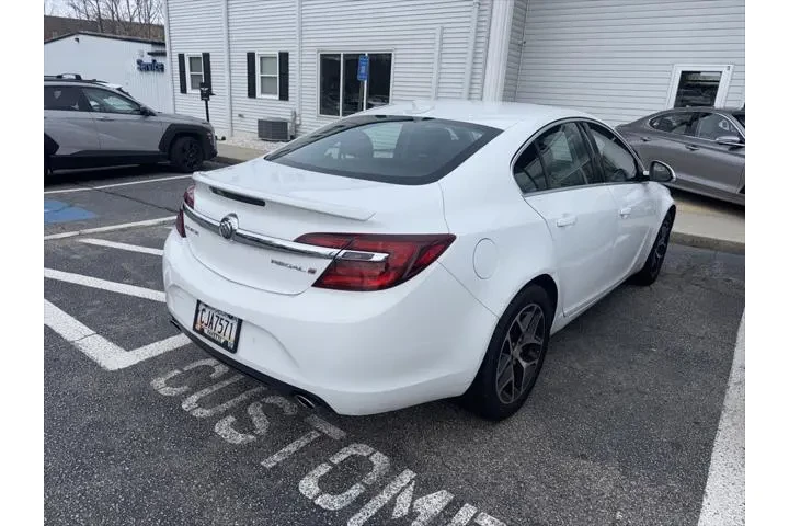 $11851 : Buick Regal 2017 Sport Touri image 3