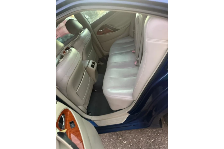 $3600 : Toyota Camry 2011 ( CASH ) image 10