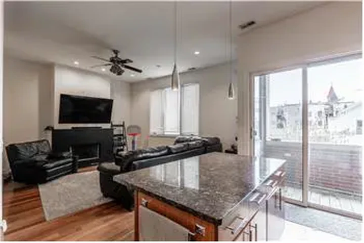 $4395 : Rental property with 3 bedro image 4