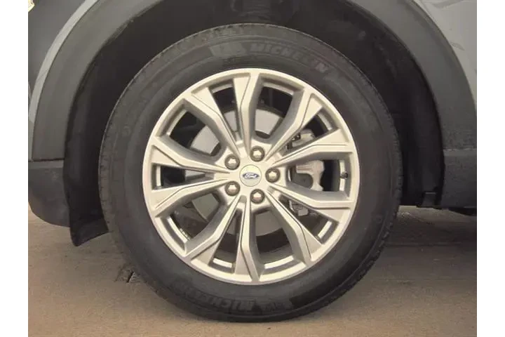 $37990 : Ford Explorer 2023 AWD XLT 4 image 9