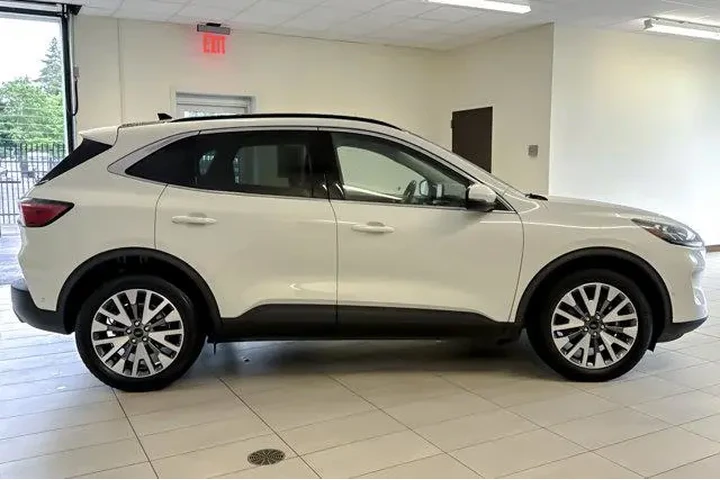 $19323 : Ford Escape 2020 AWD Titaniu image 9