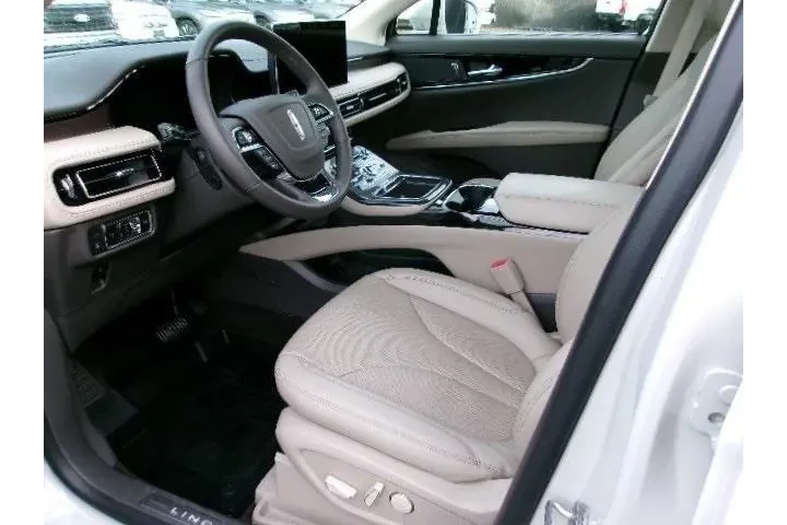 $36780 : Lincoln Nautilus 2022 AWD Re image 9