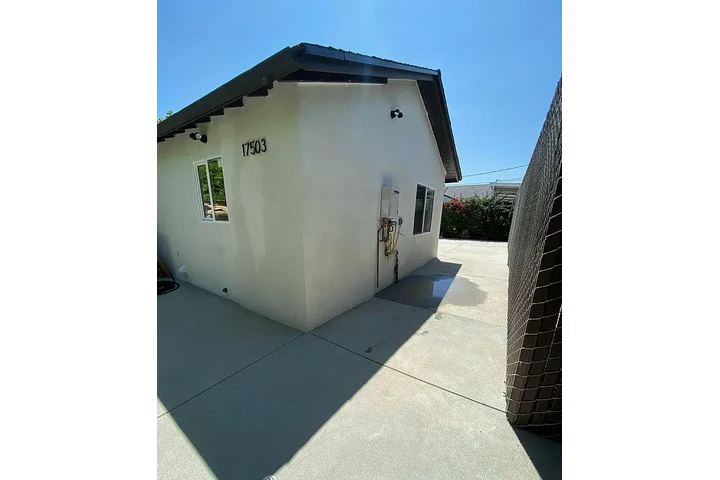 $850 : 1 recamara 1 bano casa image 5