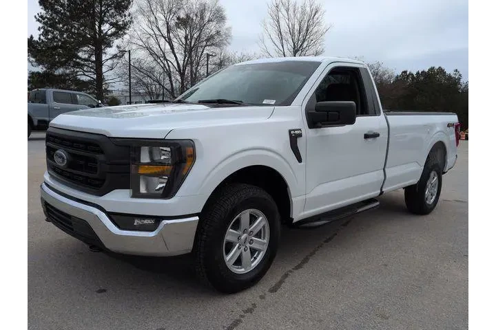 $37901 : Ford F-150 2023 4x4 XL 2dr R image 7