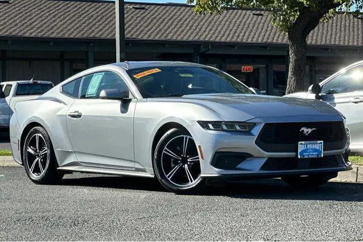 $24360 : Ford Mustang 2024 EcoBoost 2 image 2