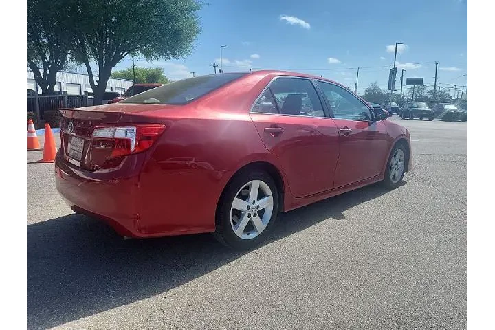 $10998 : Toyota Camry 2013 XLE 4dr Se image 3