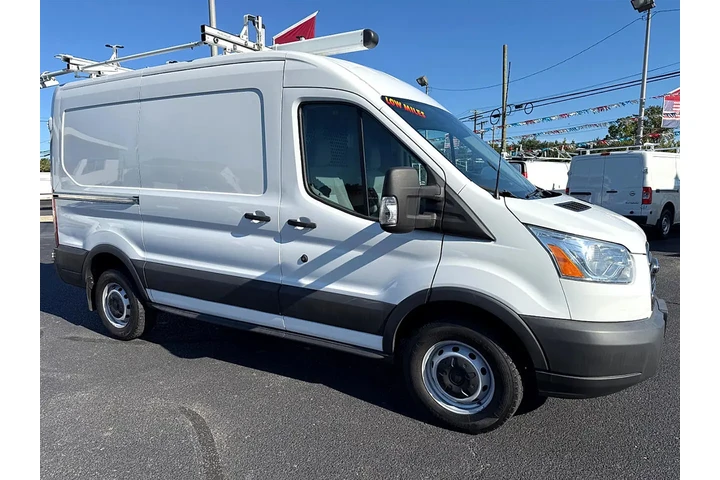$26900 : 2016 Transit 250 Van Med. Roo image 2