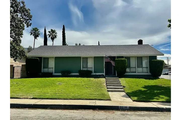 $3000 : CHARMING SINGLE FAM HOME AVIL! image 1