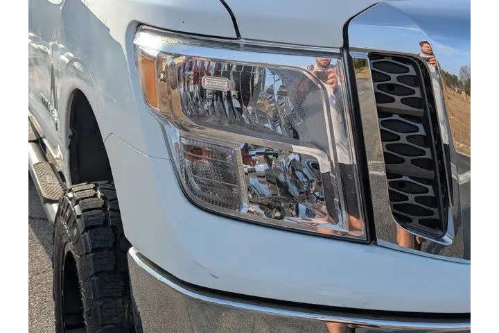 $24999 : Nissan Titan 2018 4x4 SV 4dr image 4