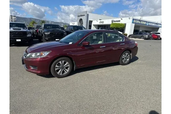 $13387 : Honda Accord 2013 LX 4dr Sed image 3