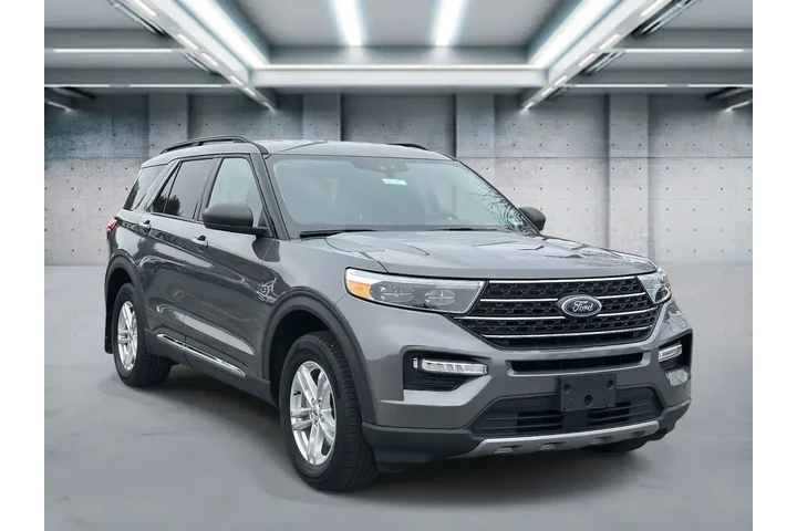 $30446 : Ford Explorer 2023 AWD XLT 4 image 2