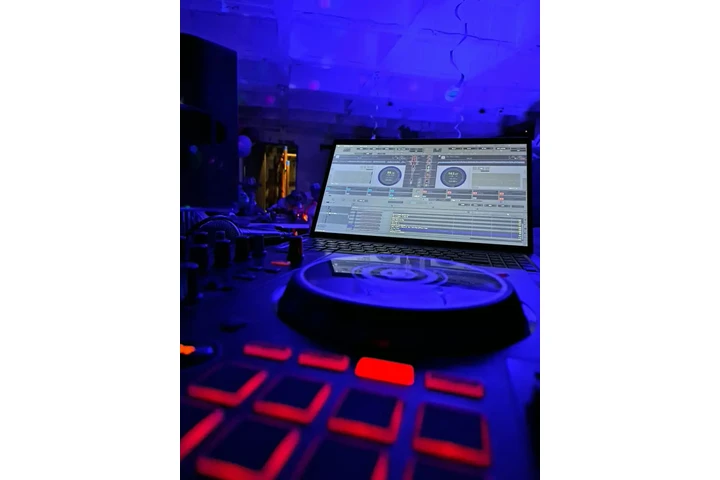 MINITECA DJS ALQUILER MEDELLIN image 7