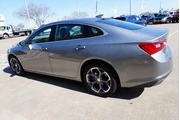 $19488 : Chevrolet Malibu 2024 LT 4dr thumbnail