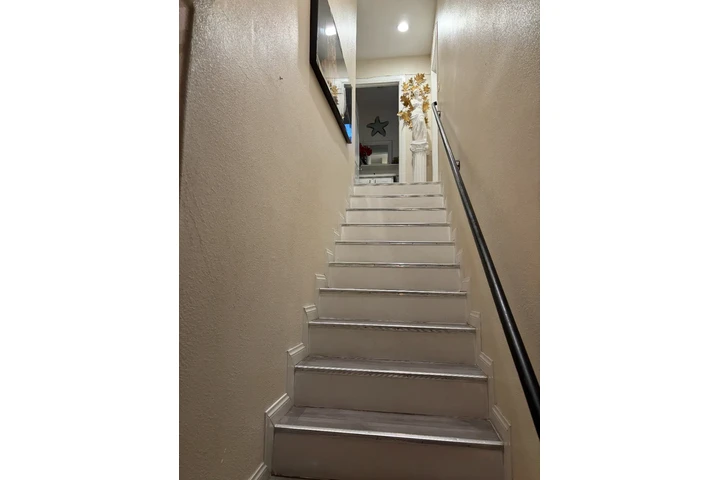 $800 : Cuarto en casa grande image 3