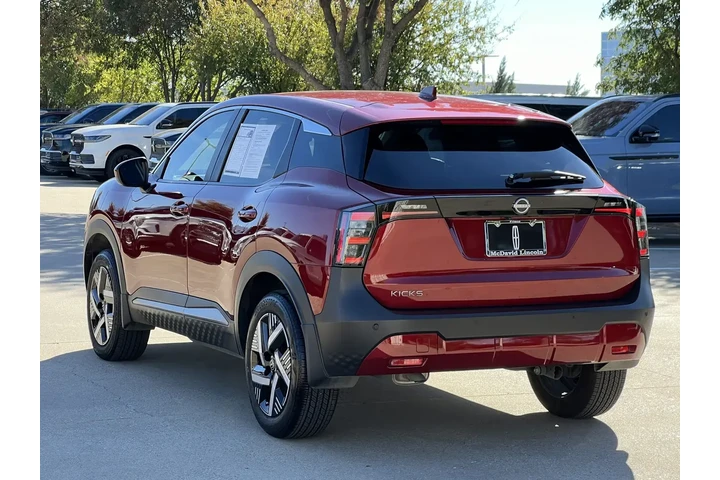 $20999 : Nissan Kicks 2025 SV 4dr Cro image 7