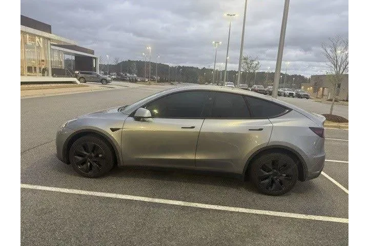 $38421 : Tesla Model Y 2025 AWD Long image 1