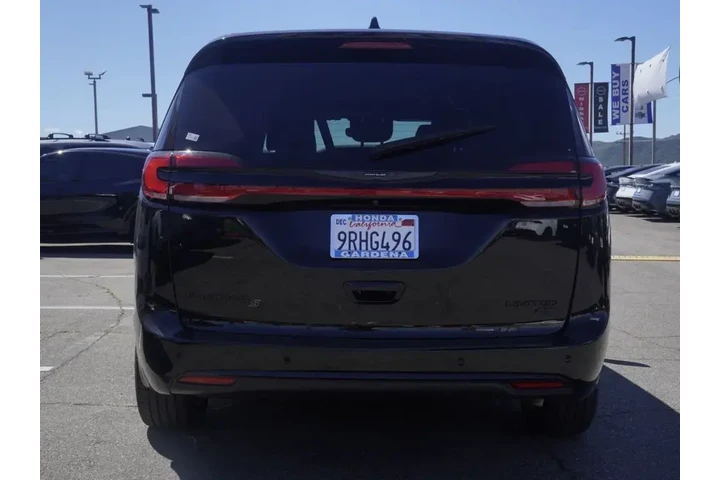 $38740 : Chrysler Pacifica 2024 AWD L image 5