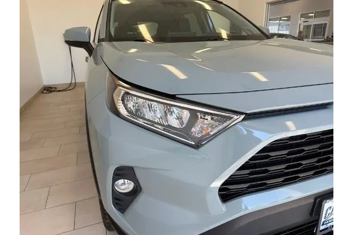 $27507 : Toyota RAV4 2021 AWD XLE Pre image 9