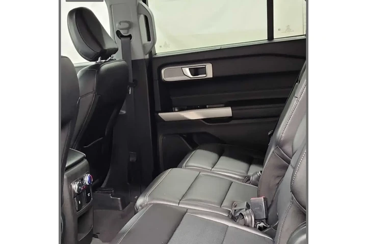 $29992 : Ford Explorer Hybrid 2021 AW image 6