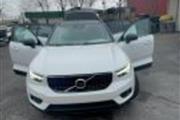 $28499 : 2022 Volvo XC40 thumbnail