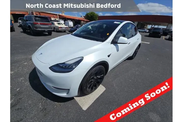 $30493 : Tesla Model Y 2023 AWD 4dr C image 1