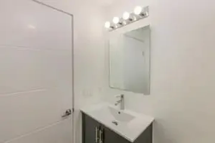 $2095 : Rental property with 2 bedro image 6