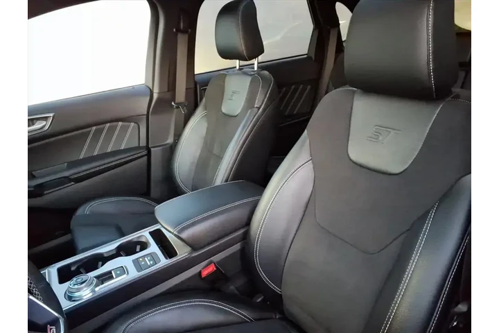 $37856 : Ford Edge 2024 AWD ST 4dr SU image 9