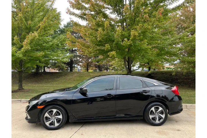 $11995 : 2019 Civic LX image 10