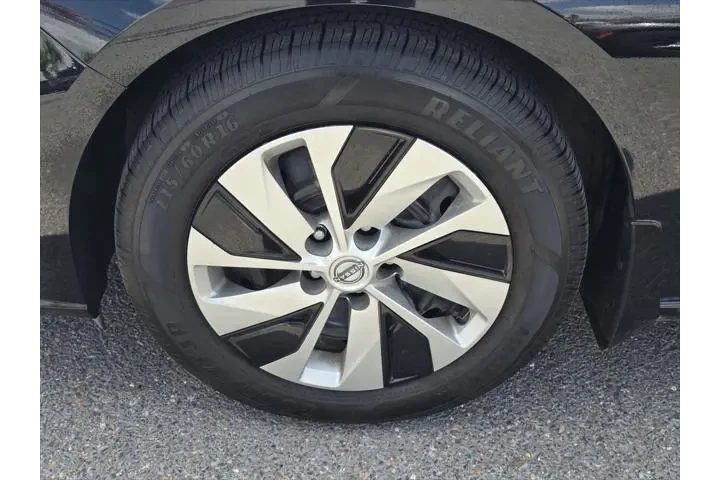 $22699 : Nissan Altima 2023 2.5 S 4dr image 9