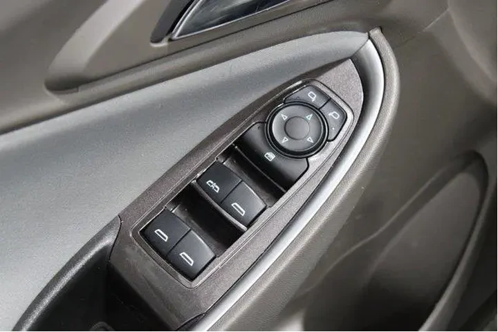 $18981 : Chevrolet Malibu 2022 LT 4dr image 4