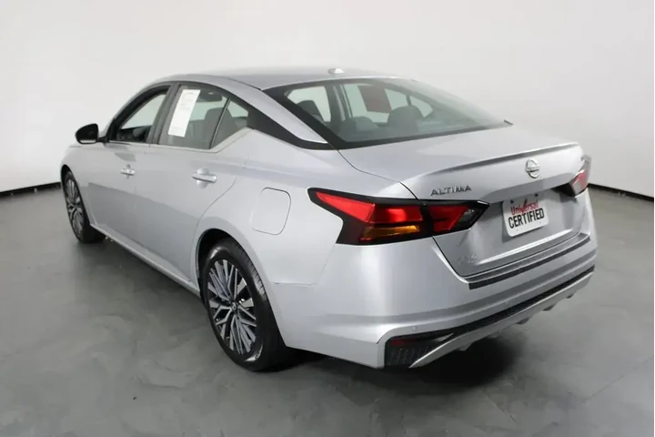 $17987 : Nissan Altima 2023 2.5 SV 4d image 4