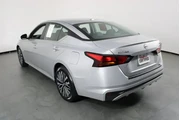 $17987 : Nissan Altima 2023 2.5 SV 4d thumbnail