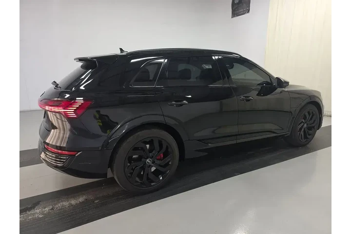 $39995 : Audi Q8 e-tron 2024 AWD quat image 4