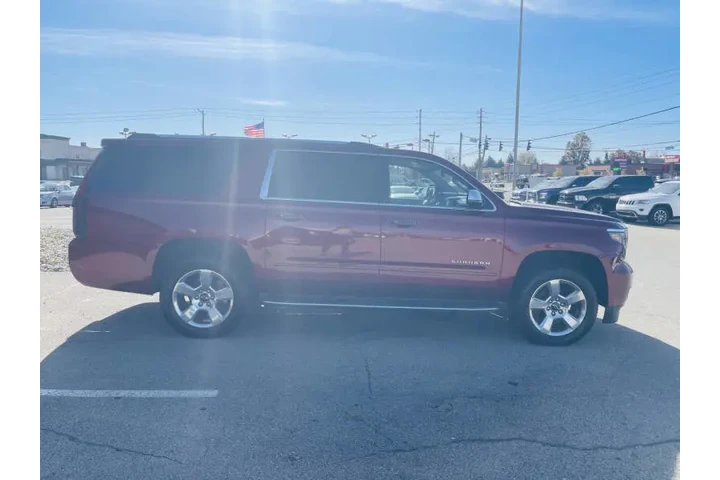 $17999 : 2017 Suburban Premier image 7