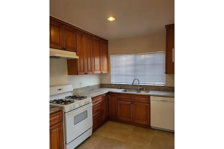 $2500 : Available 3Bed in Los Angeles, image 5